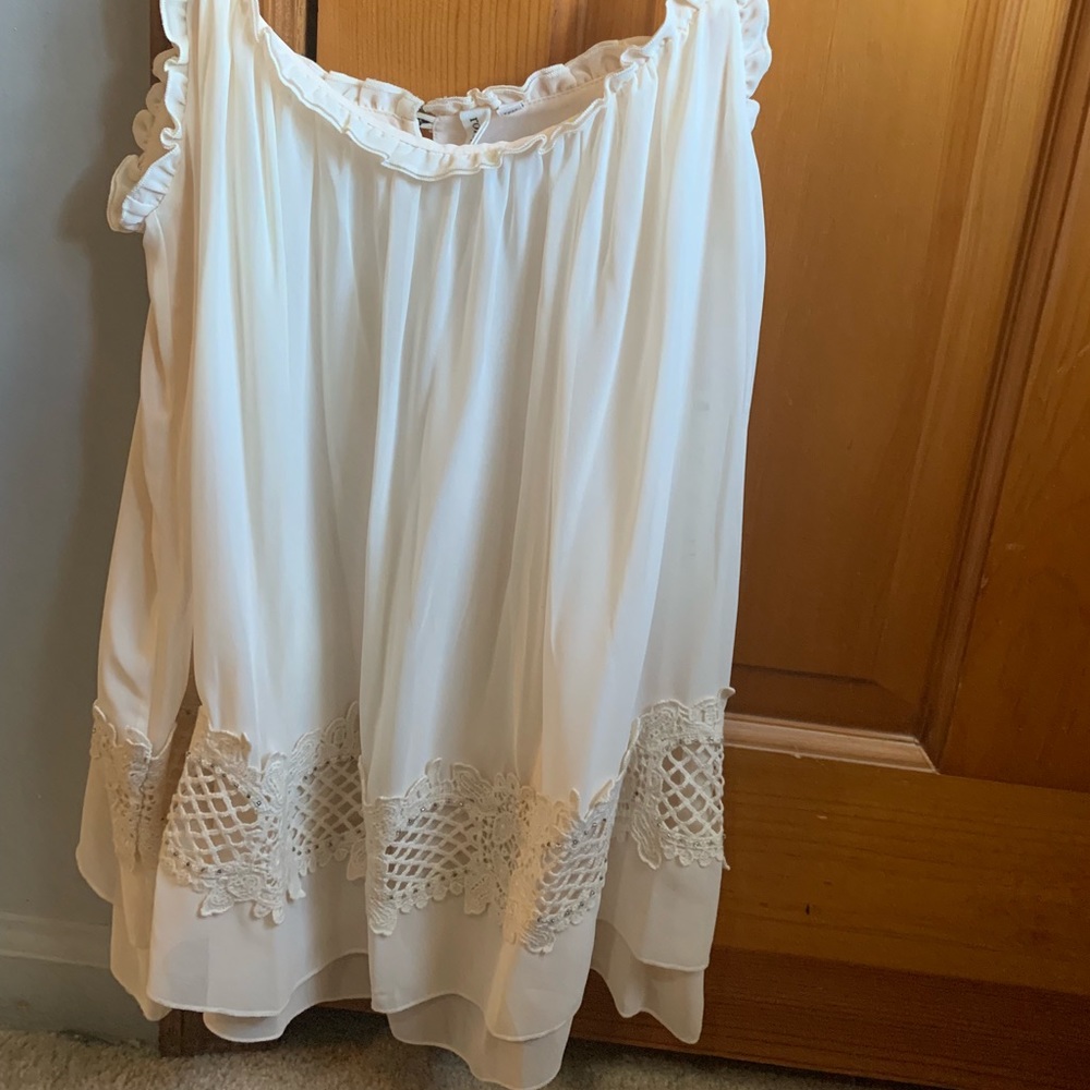 Robbi & Nikki Chiffon Blouse